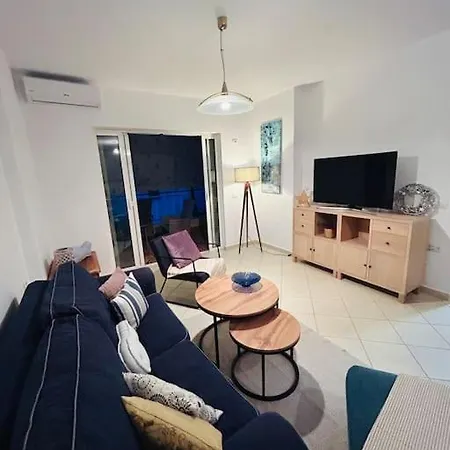 Orange Ap. 2 Bed- Centre !